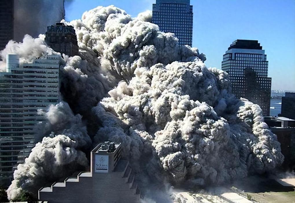 钢铁巨塔的崩塌：9·11事件如何重塑世界